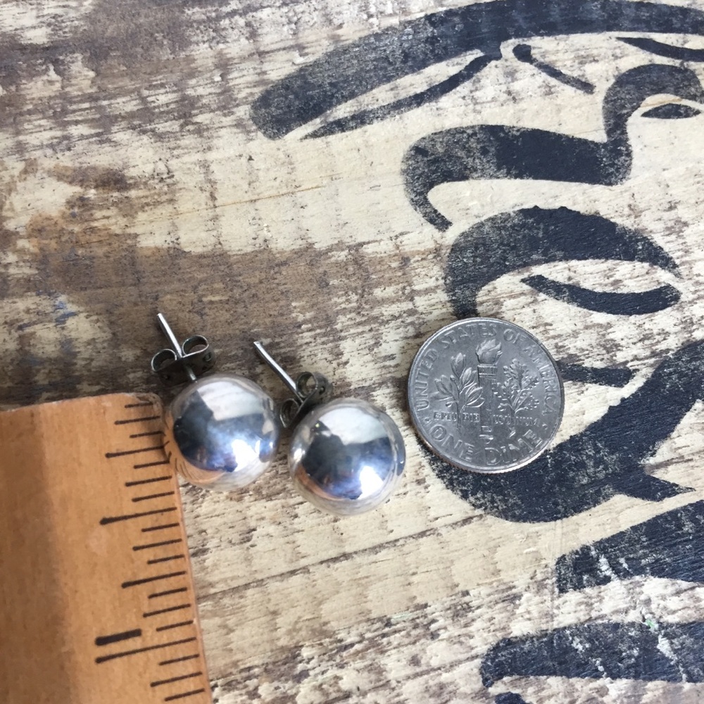 Sterling silver lg ball post stud classic earrings - Picture 6 of 7